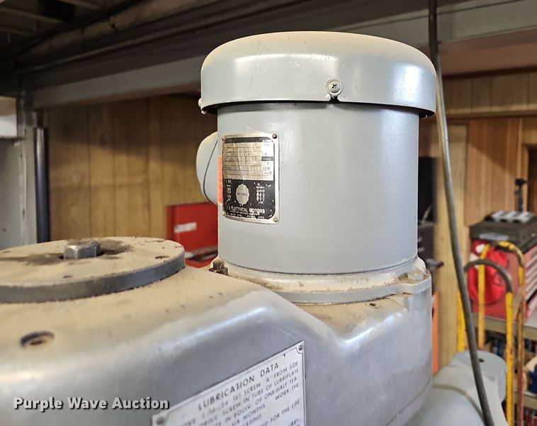 image for item EJ6116 1979 Bridgeport  milling machine