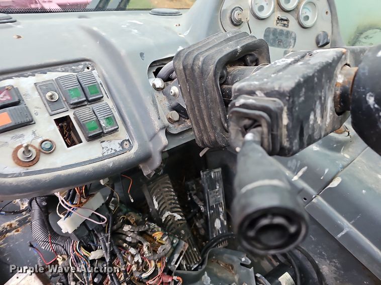 image for item EJ6117 2004 Terex 5022 telehandler