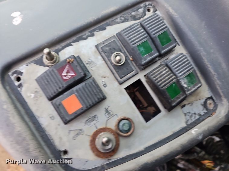 image for item EJ6117 2004 Terex 5022 telehandler