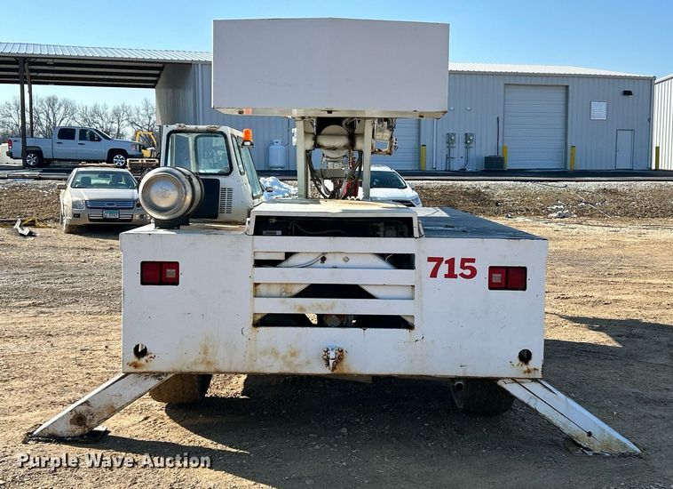 image for item EK4102 1993 Broderson IC-200-2B crane