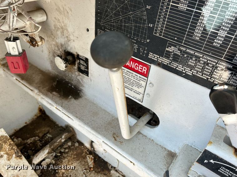 image for item EK4102 1993 Broderson IC-200-2B crane