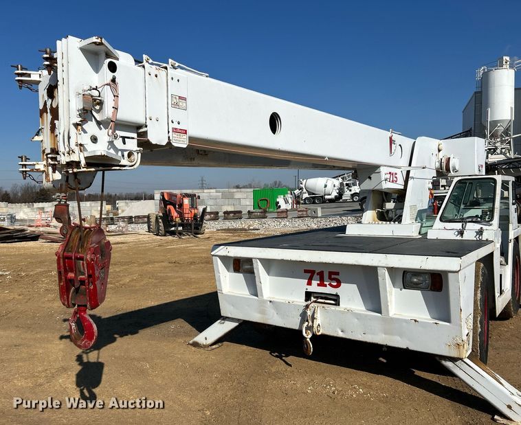 image for item EK4102 1993 Broderson IC-200-2B crane