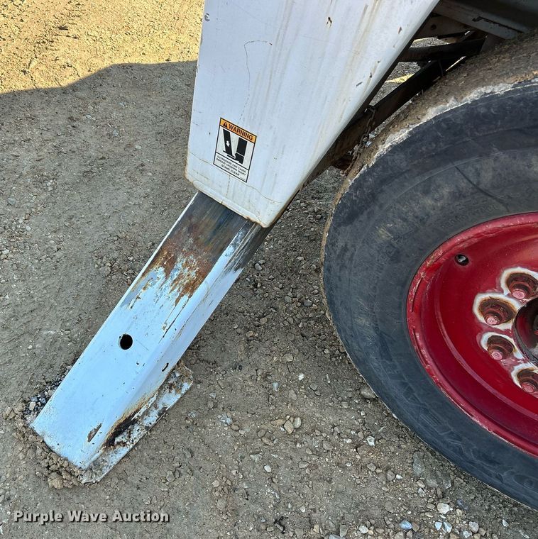 image for item EK4102 1993 Broderson IC-200-2B crane