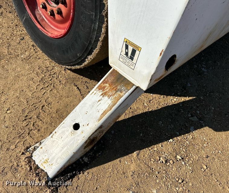 image for item EK4102 1993 Broderson IC-200-2B crane