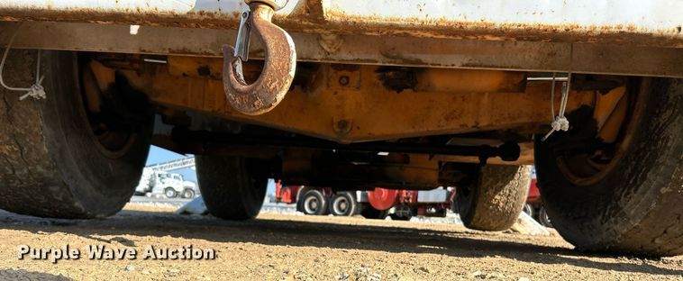 image for item EK4102 1993 Broderson IC-200-2B crane