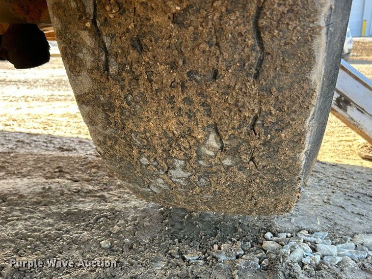 image for item EK4102 1993 Broderson IC-200-2B crane