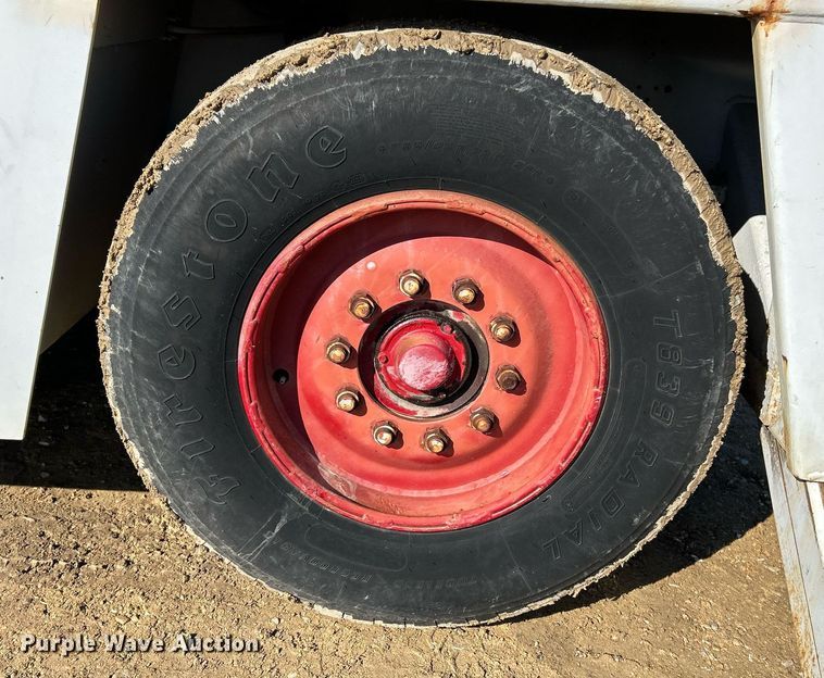 image for item EK4102 1993 Broderson IC-200-2B crane