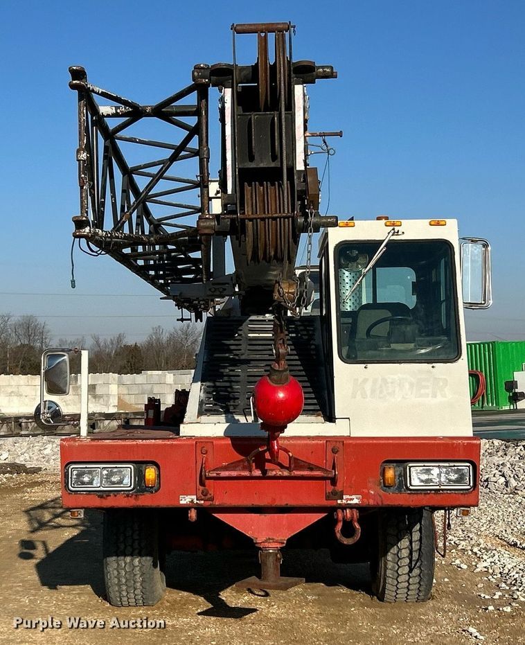 image for item EK4104 1994 Link-Belt  HTC-830 crane