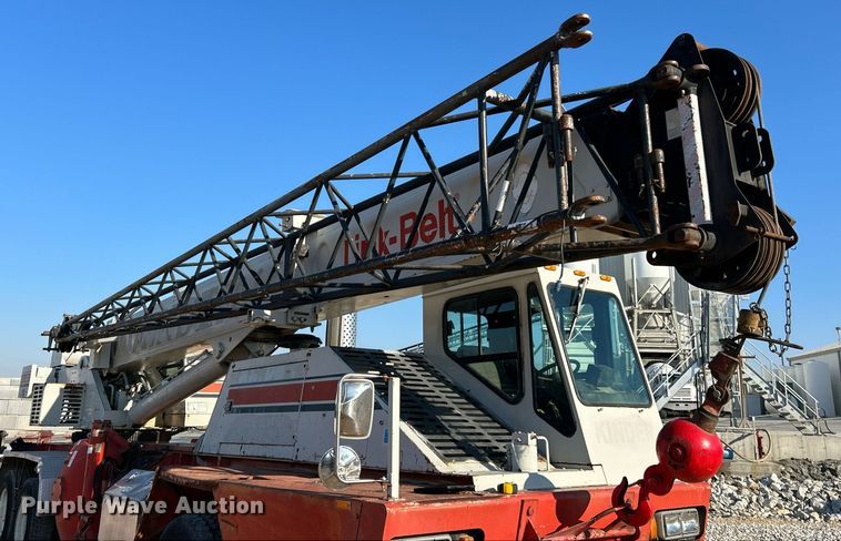 image for item EK4104 1994 Link-Belt  HTC-830 crane