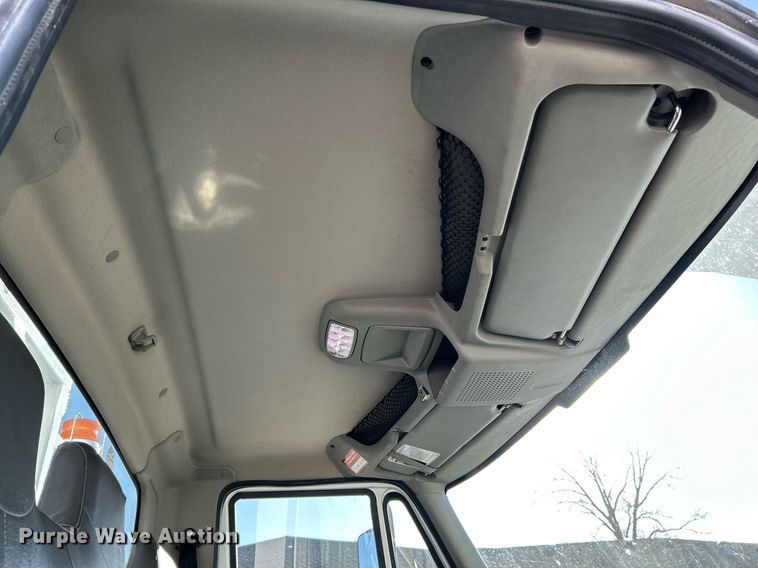 image for item EK4139 2016 International 7400 bucket truck