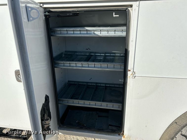 image for item EK4139 2016 International 7400 bucket truck