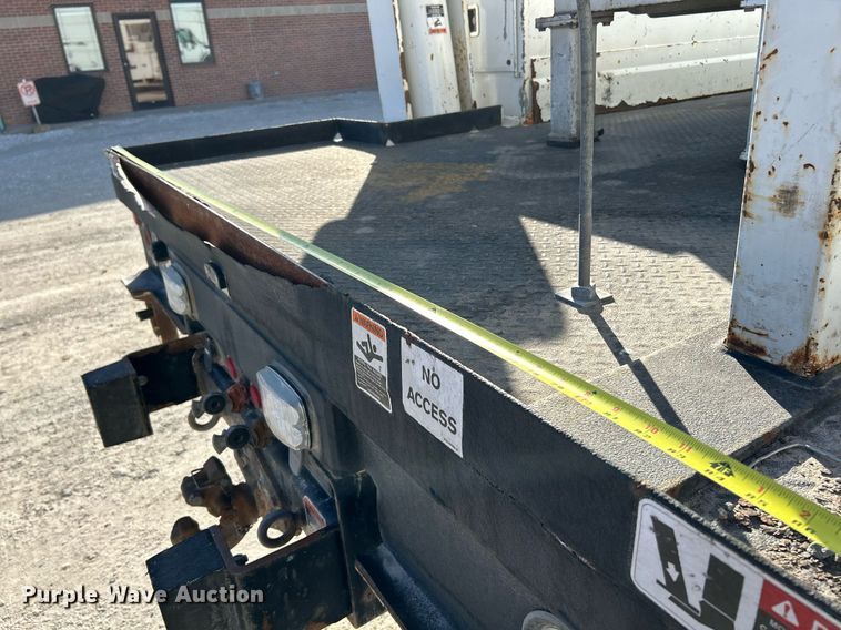 image for item EK4139 2016 International 7400 bucket truck