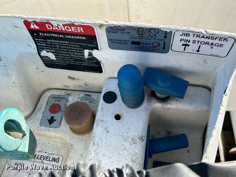 image for item EK4139 2016 International 7400 bucket truck