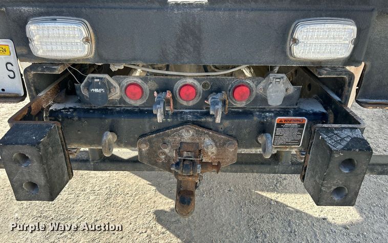 image for item EK4139 2016 International 7400 bucket truck