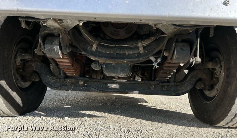 image for item EK4139 2016 International 7400 bucket truck