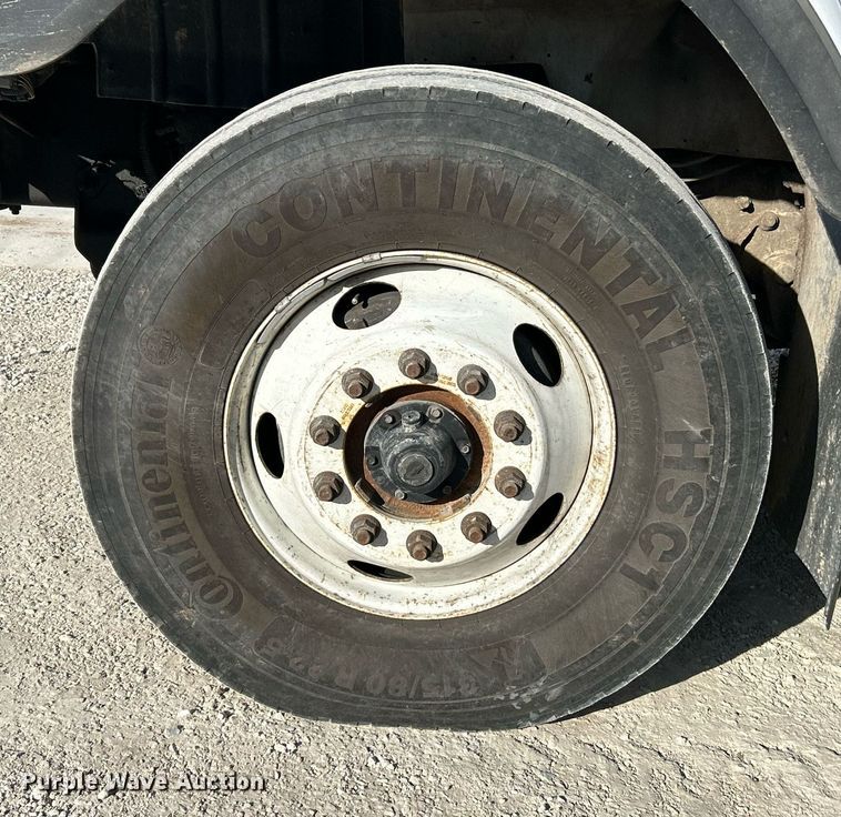 image for item EK4139 2016 International 7400 bucket truck