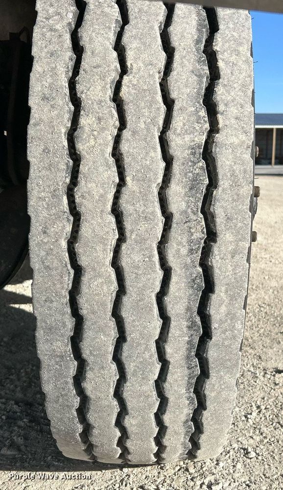 image for item EK4139 2016 International 7400 bucket truck