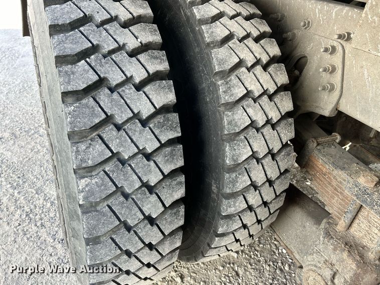 image for item EK4139 2016 International 7400 bucket truck