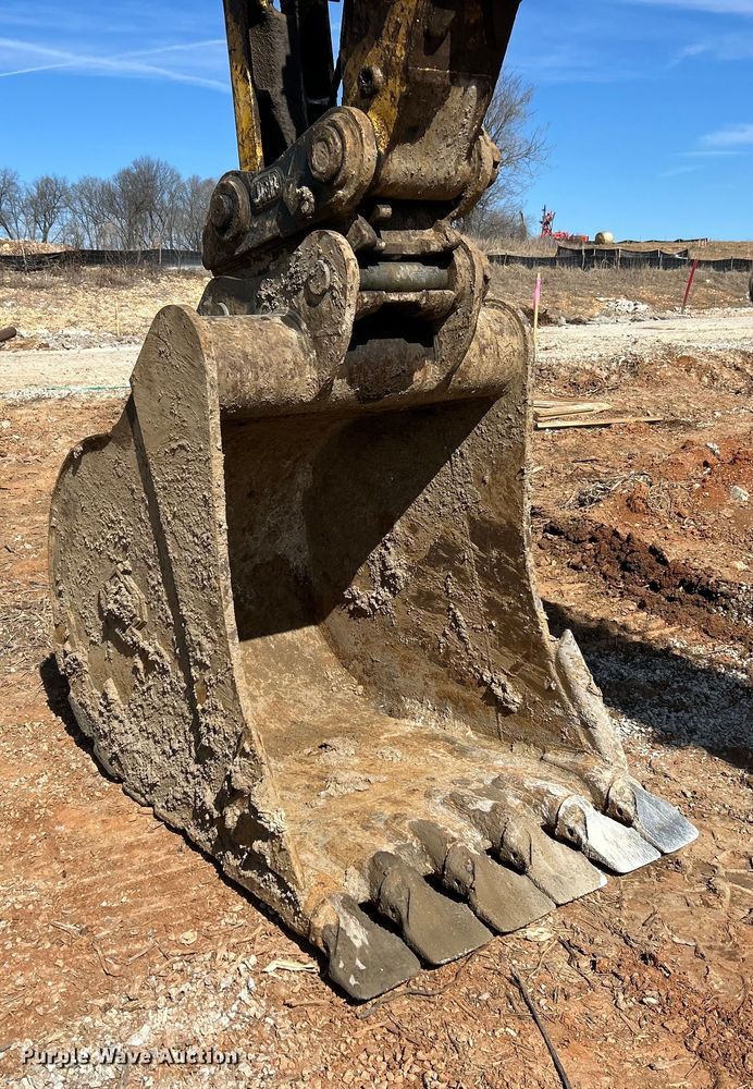 image for item EK4155 2011 Komatsu PC360LC-10 excavator