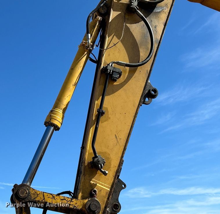 image for item EK4155 2011 Komatsu PC360LC-10 excavator