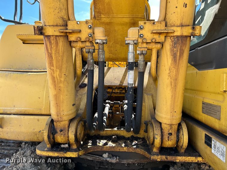 image for item EK4155 2011 Komatsu PC360LC-10 excavator