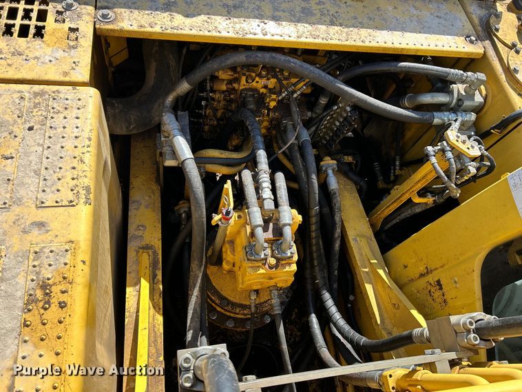 image for item EK4155 2011 Komatsu PC360LC-10 excavator
