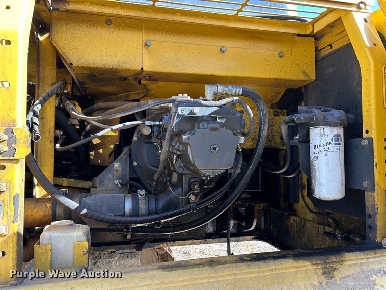 image for item EK4155 2011 Komatsu PC360LC-10 excavator