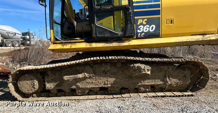 image for item EK4155 2011 Komatsu PC360LC-10 excavator