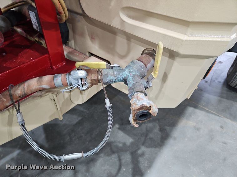 image for item IB9569 2007 Ingersoll Rand P185 air compressor/ sandblaster