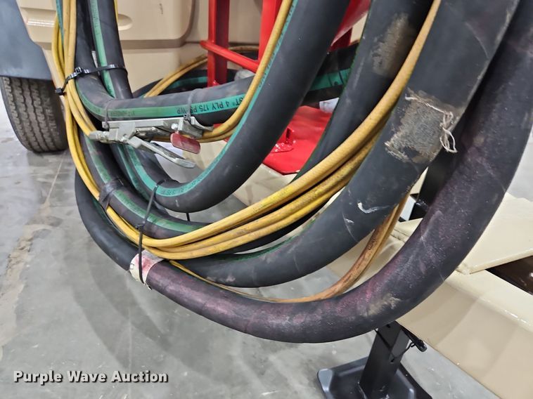 image for item IB9569 2007 Ingersoll Rand P185 air compressor/ sandblaster