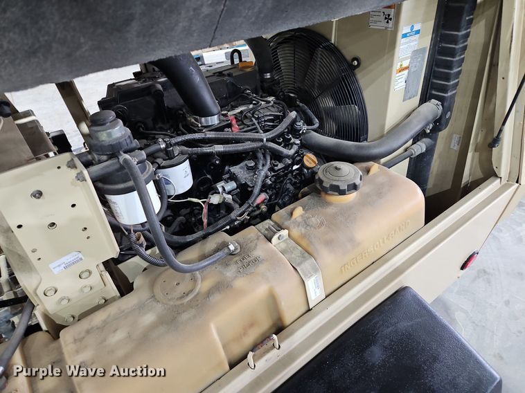 image for item IB9569 2007 Ingersoll Rand P185 air compressor/ sandblaster