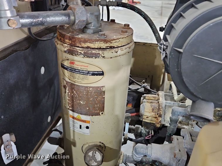 image for item IB9569 2007 Ingersoll Rand P185 air compressor/ sandblaster
