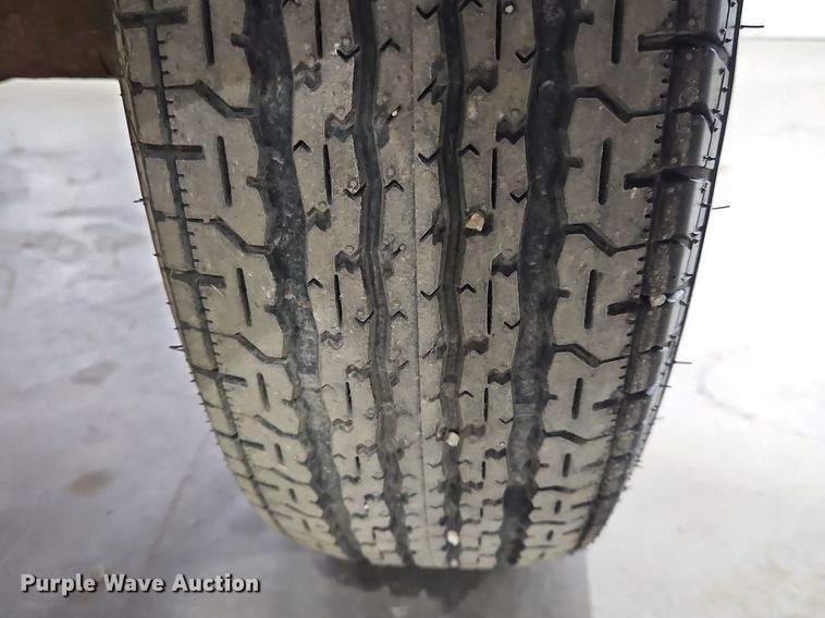 image for item IB9569 2007 Ingersoll Rand P185 air compressor/ sandblaster