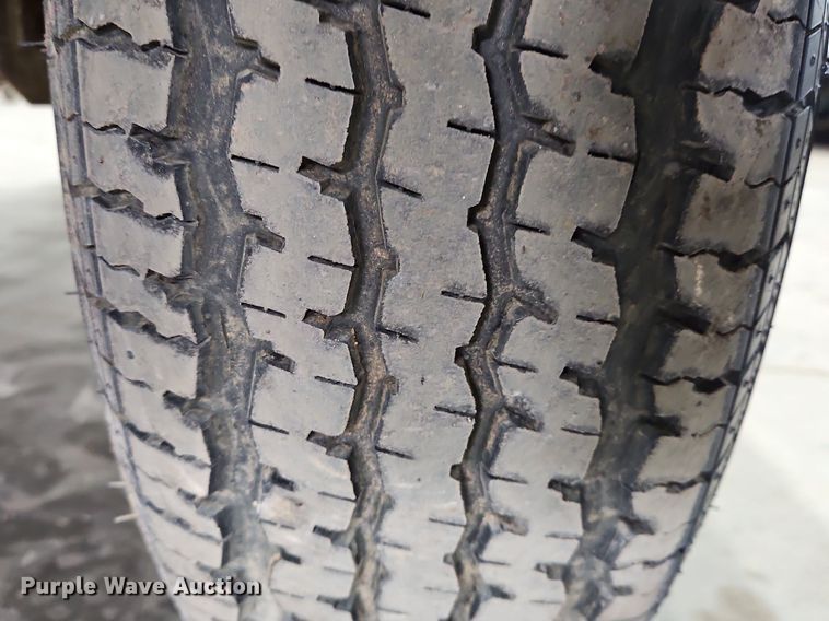 image for item IB9569 2007 Ingersoll Rand P185 air compressor/ sandblaster