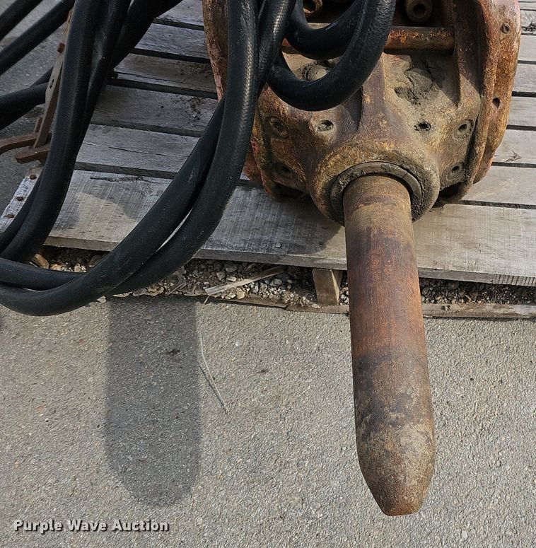 image for item IO9861 Stanley MB-875 breaker