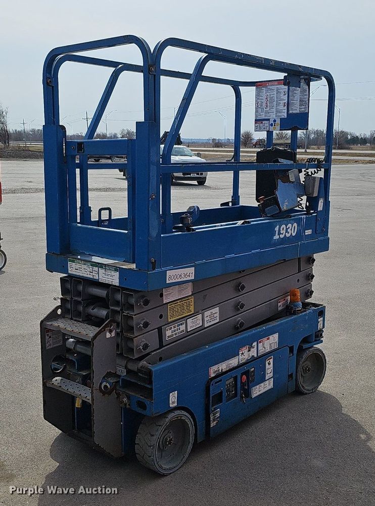 image for item IO9862 Genie 1930 scissor lift