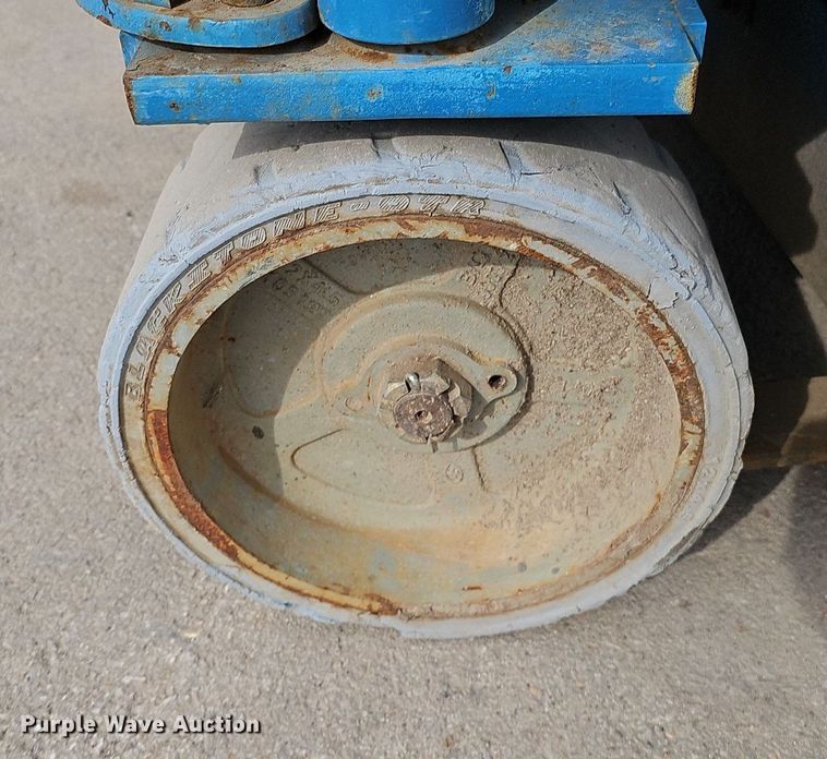 image for item IO9862 Genie 1930 scissor lift