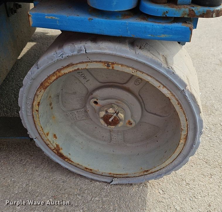 image for item IO9862 Genie 1930 scissor lift