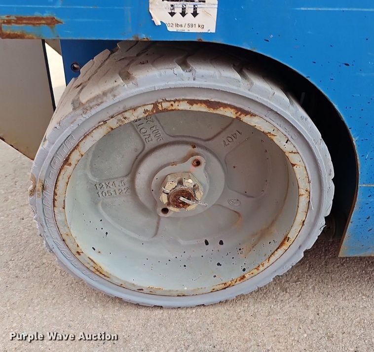 image for item IO9862 Genie 1930 scissor lift