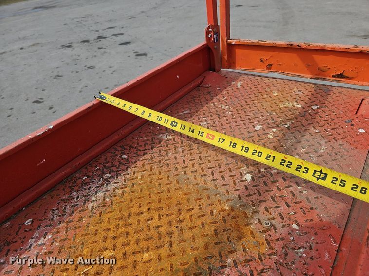 image for item IO9863 2017 Skyjack SJIII 3219 scissor lift