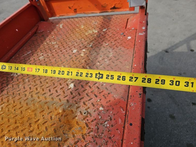 image for item IO9863 2017 Skyjack SJIII 3219 scissor lift