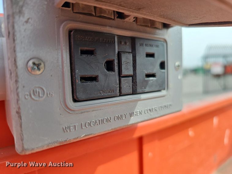 image for item IO9863 2017 Skyjack SJIII 3219 scissor lift