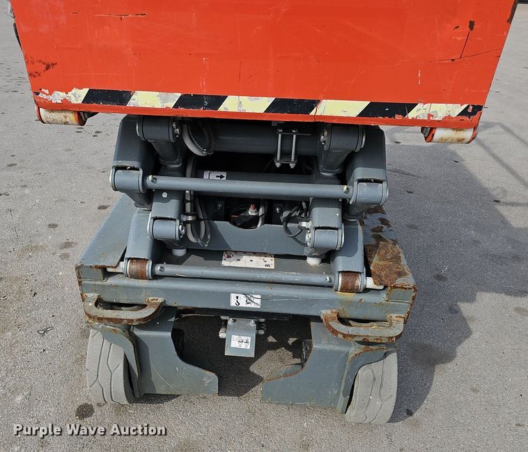 image for item IO9863 2017 Skyjack SJIII 3219 scissor lift