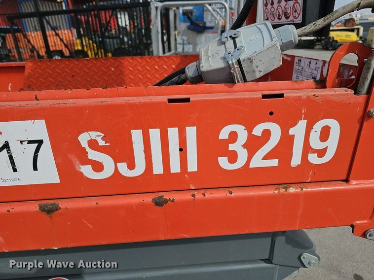 image for item IO9863 2017 Skyjack SJIII 3219 scissor lift