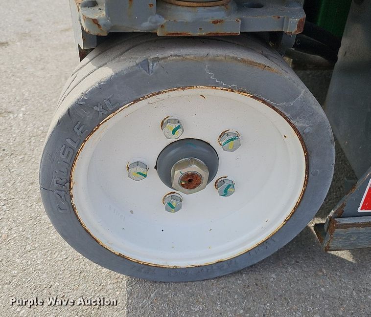 image for item IO9863 2017 Skyjack SJIII 3219 scissor lift