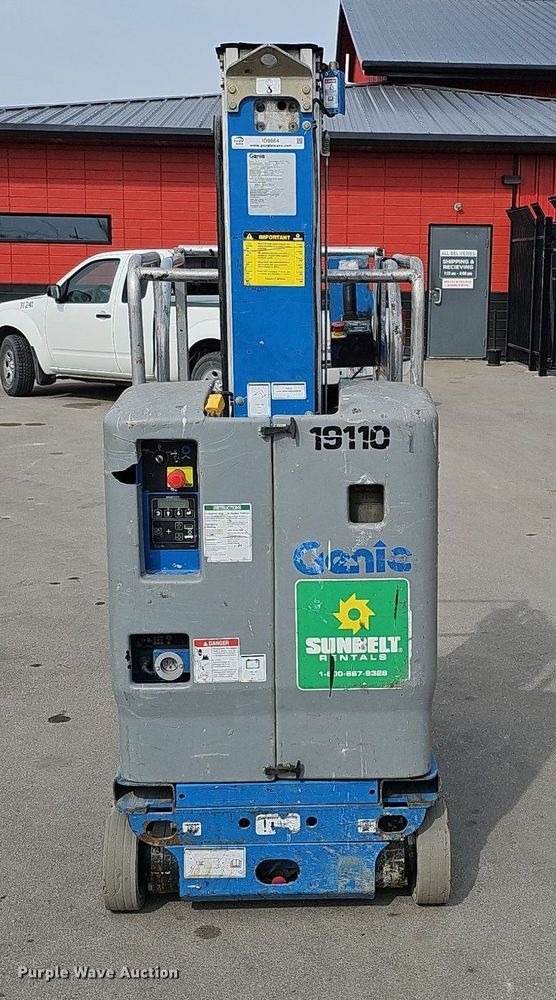 image for item IO9864 2016 Genie GR-20 vertical lift