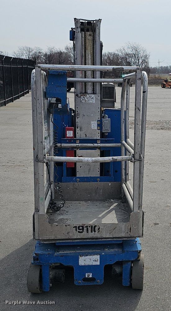 image for item IO9864 2016 Genie GR-20 vertical lift