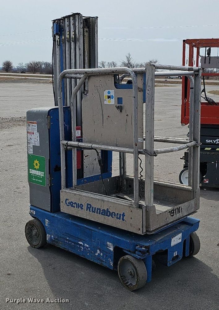 image for item IO9864 2016 Genie GR-20 vertical lift