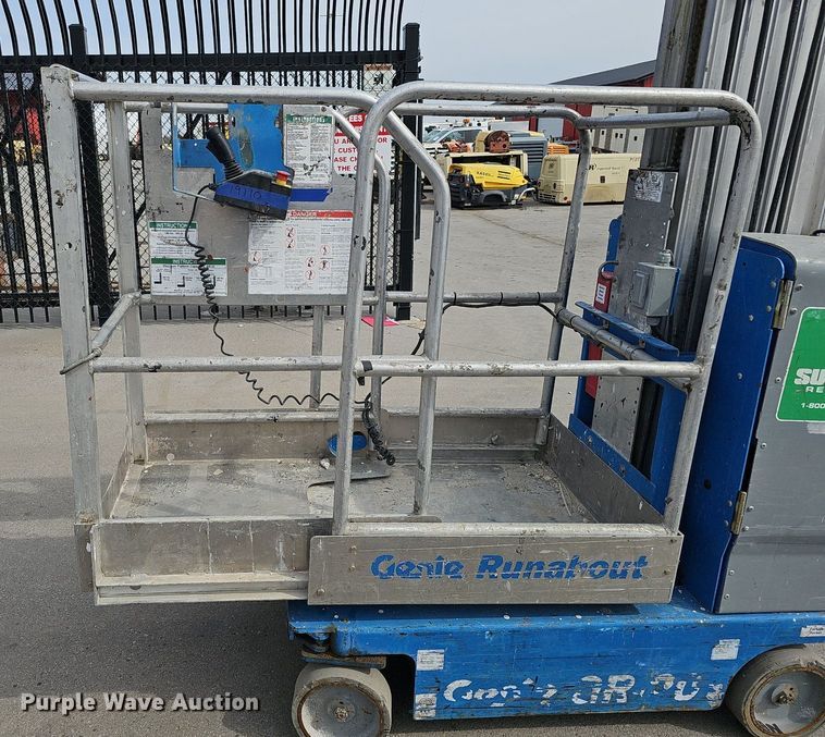 image for item IO9864 2016 Genie GR-20 vertical lift