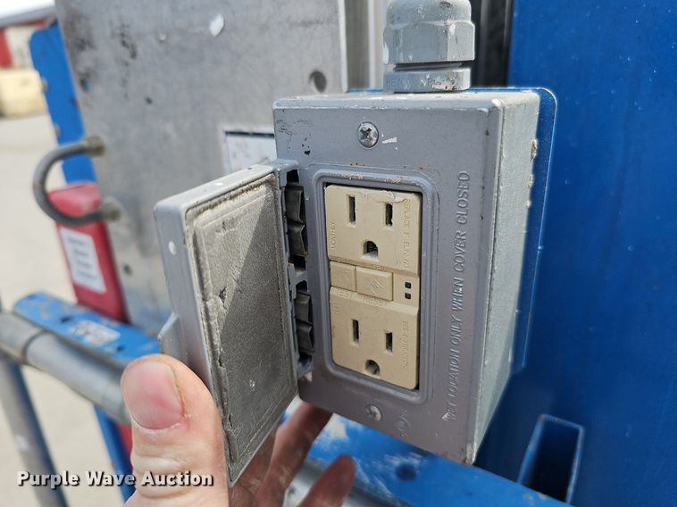 image for item IO9864 2016 Genie GR-20 vertical lift